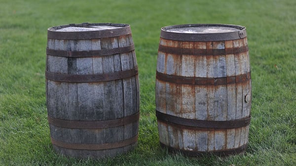 Wooden Rustic Bar. Outdoorsy Wedding. Cocktail Hour